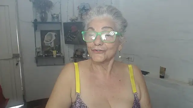 FunnyGrandma's Webcam Show