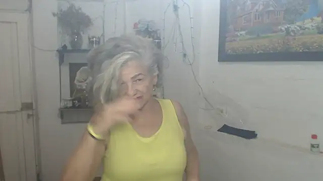 Show de FunnyGrandma na webcam