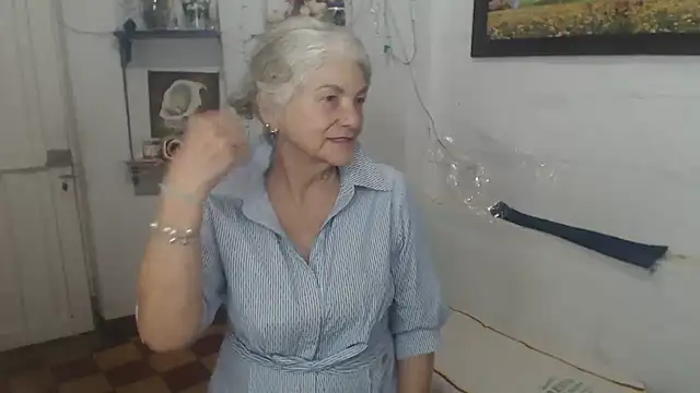 FunnyGrandma's Webcam Show
