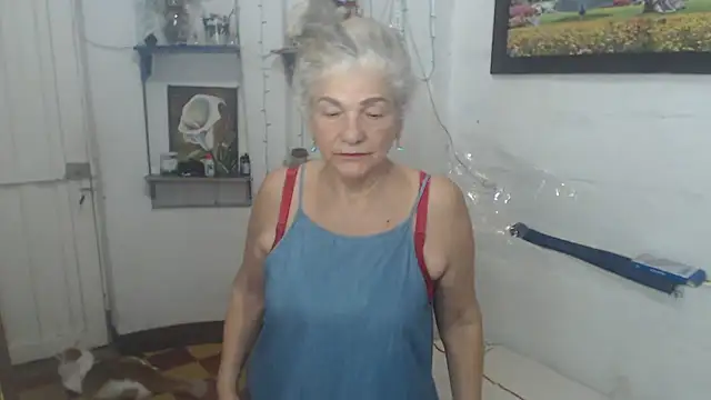 FunnyGrandma Webcam-Show