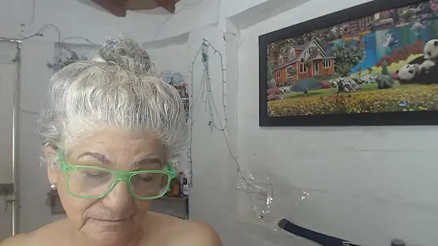 FunnyGrandma – webcam-show