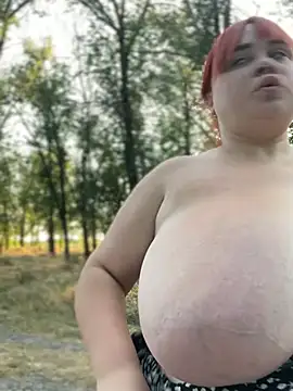 LadyDreams11 live XXX chat