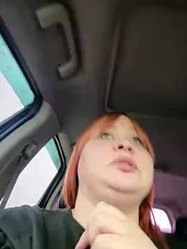 Show modela OdriBigBoobs7671 na web-kameri