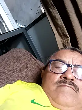 Misterymem63 Show in webcam