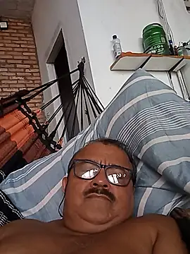 Show modela Misterymem63 na web-kameri