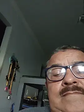Show modela Misterymem63 na web-kameri