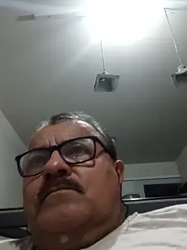 Misterymem63 webkamerás műsora