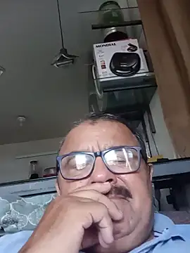 הופעת וובקאם של Misterymem63