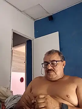 Show modela Misterymem63 na web-kameri