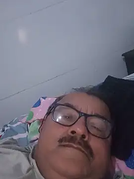 Misterymem63 Show in webcam
