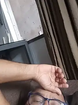 Misterymem63's Live XXX Chat