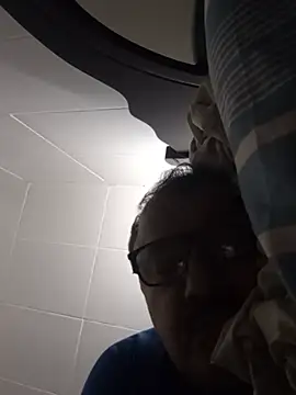 Misterymem63 Show in webcam