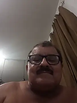 Misterymem63 Show in webcam