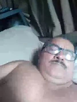 Misterymem63 Show in webcam