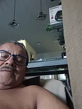Pertunjukan Kamera Web Misterymem63