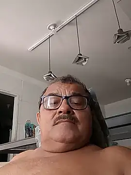 Misterymem63 Show in webcam
