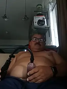 Misterymem63 webkamerás műsora