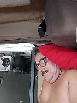 Misterymem63 Show in webcam