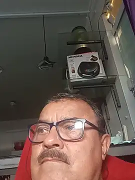 Show modela Misterymem63 na web-kameri