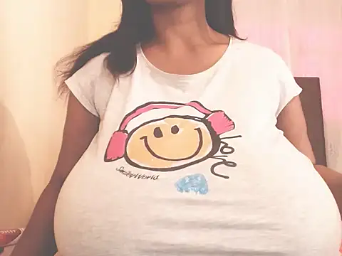 MissTits' Live XXX Chat