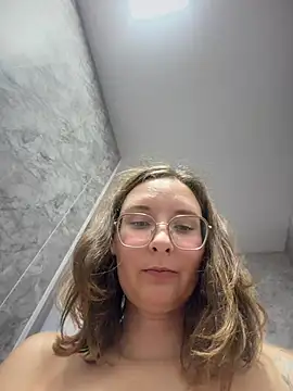 The_Snowwhitee Show in webcam