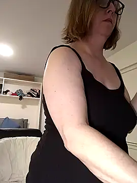 SweetandNaughty1 Show in webcam