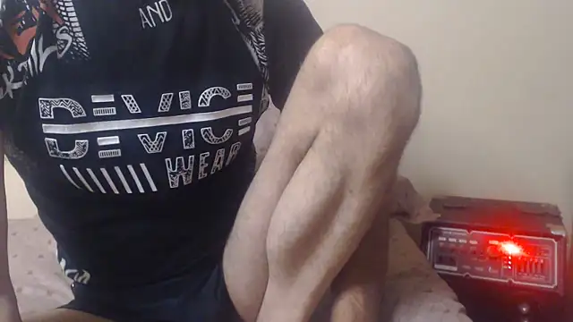 yvesstorm1 Show in webcam