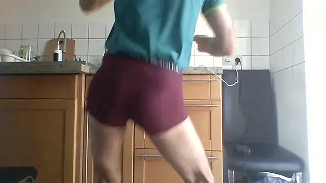 yvesstorm1 Show in webcam