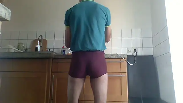 yvesstorm1 Show in webcam