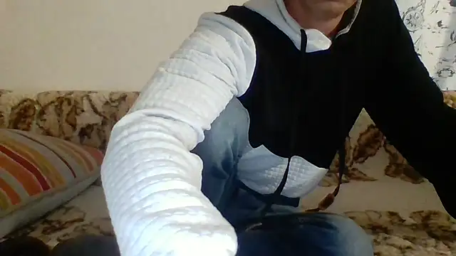 yvesstorm1 Show in webcam