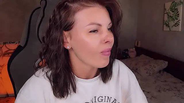 Alaska_ya Adlı Modelin Canlı XXX Sohbeti