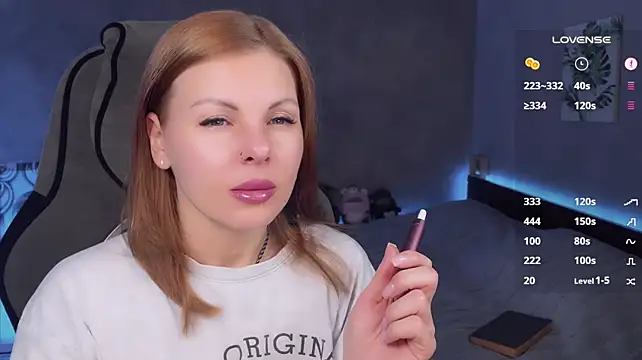Pokazy przed kamerką – Alaska_ya