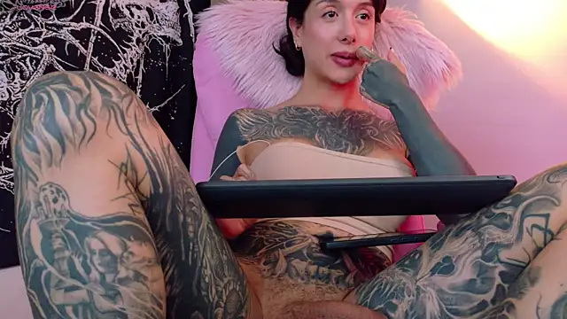 antoniaacxx 网络视讯表演
