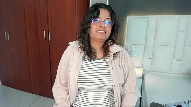 צ'אט XXX בשידור חי של yeral2017