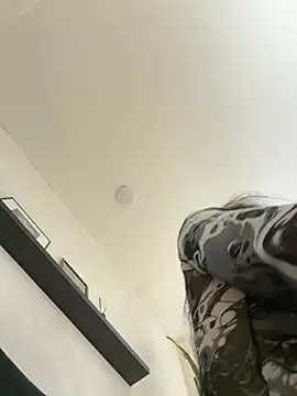 EmmyEvans1's Live Chat Room