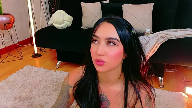 دردشة EmmyEvans1 الجنسية المباشرة
