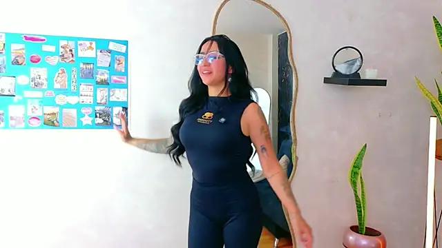 EmmyEvans1のライブXXXチャット