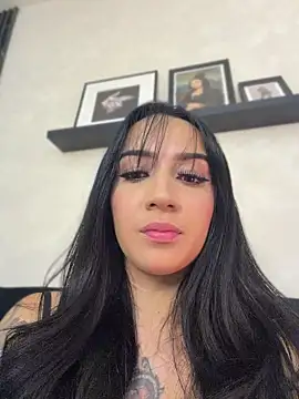 Chat XXX en directo de EmmyEvans1