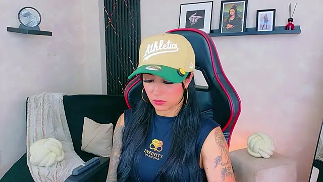 EmmyEvans1 Live XXX-chat