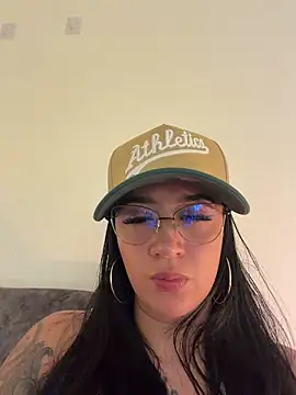 חדר צ'אט בשידור חי של EmmyEvans1