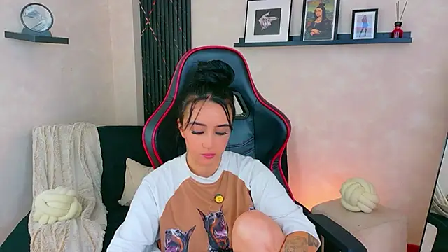 EmmyEvans1n Live XXX chat