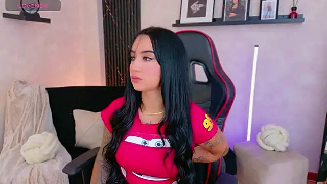 EmmyEvans1's Live XXX Chat