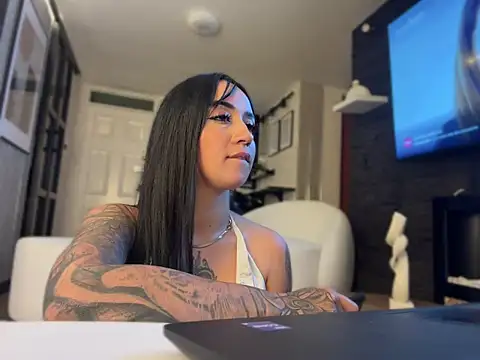 EmmyEvans1's Live XXX Chat