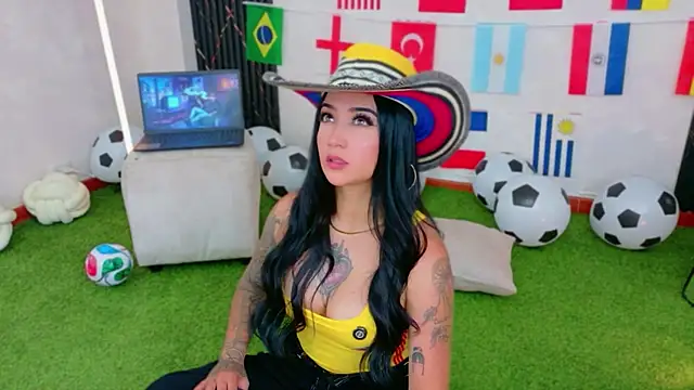 EmmyEvans1's Live XXX Chat
