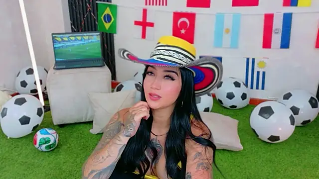 צ'אט XXX בשידור חי של EmmyEvans1