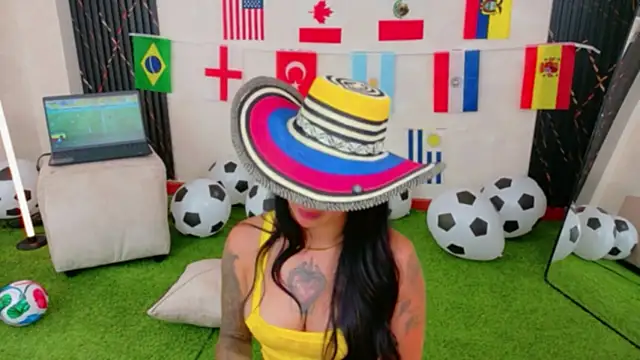 دردشة EmmyEvans1 الجنسية المباشرة