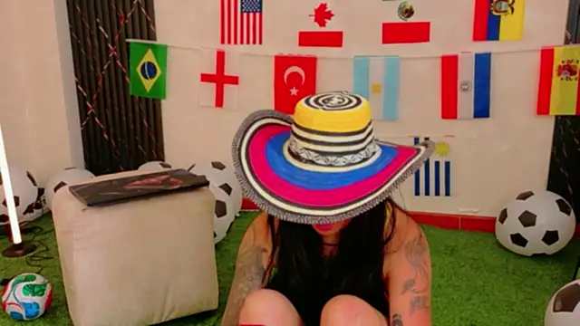 EmmyEvans1's Live XXX Chat