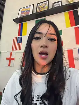 دردشة EmmyEvans1 الجنسية المباشرة