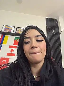 EmmyEvans1's Live XXX Chat