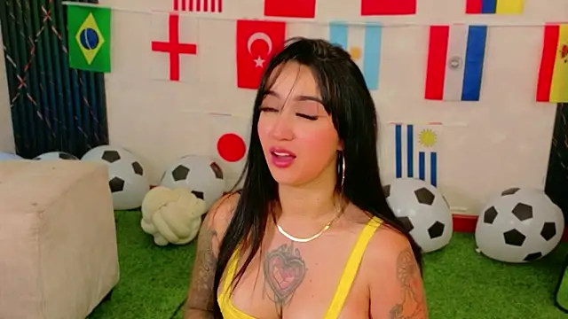 EmmyEvans1 live XXX chat